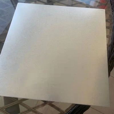 통과된 피부가 아닙니다 Aluzinc 코일 DX51-AZ150 일정한 반짝이에 의하여 1.0*1250 강철 코일 직류 전기를 통했습니다